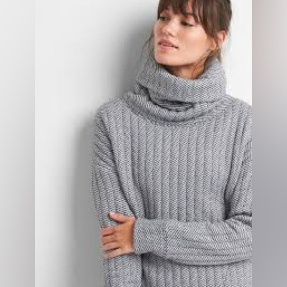GapFit gWarm Cable-Quilt Turtleneck Pullover